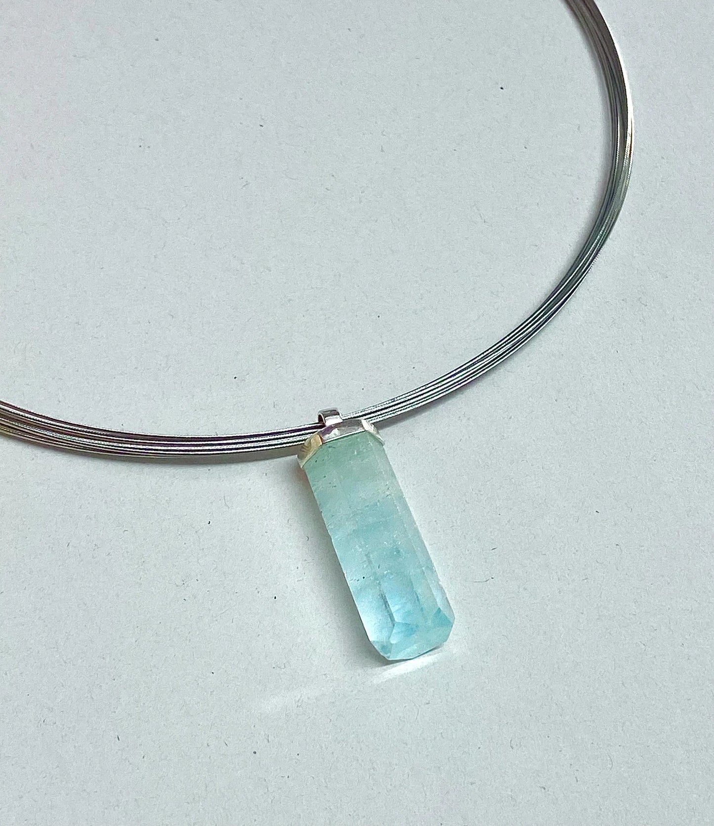 Collier mit Natur- Aquamarin Kristall