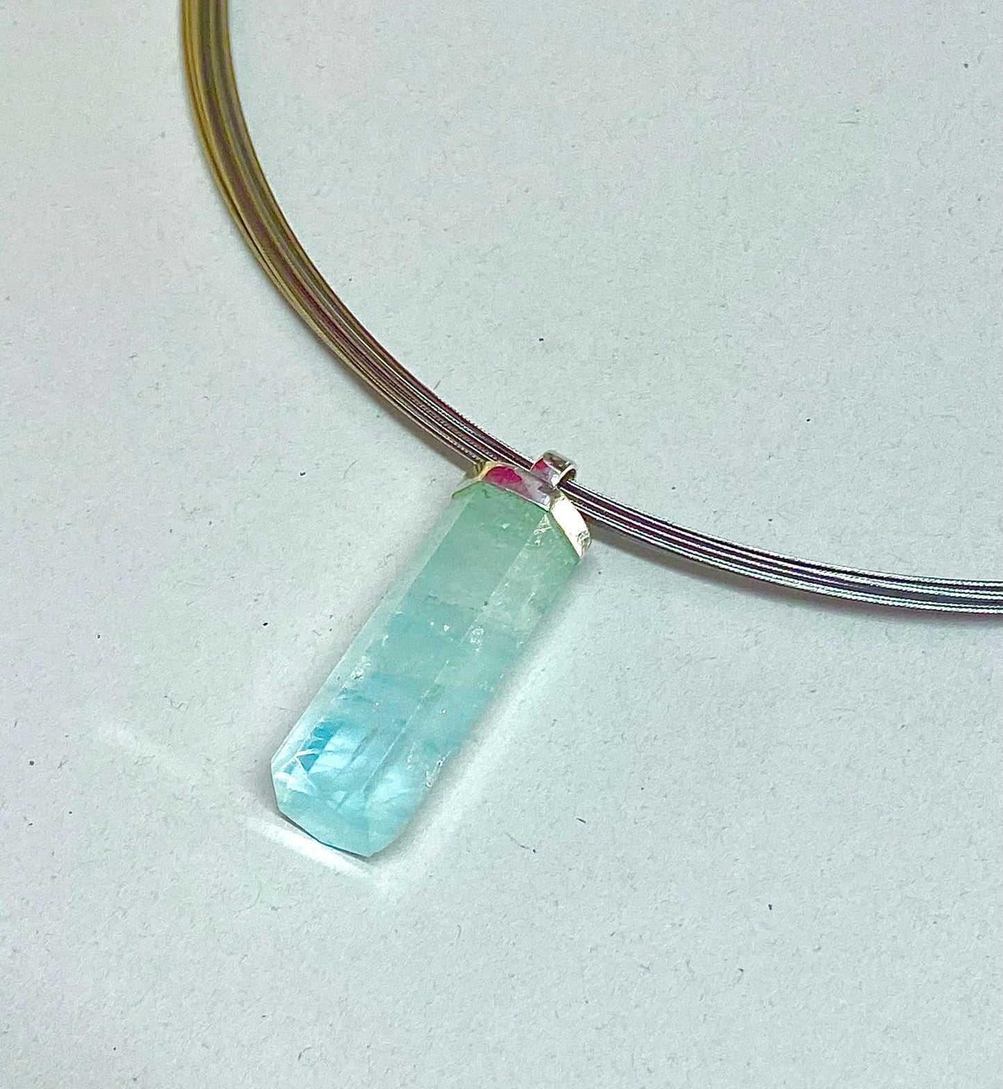 Collier mit Natur- Aquamarin Kristall