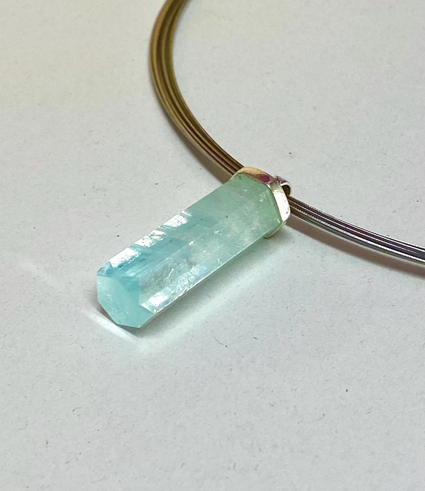 Collier mit Natur- Aquamarin Kristall