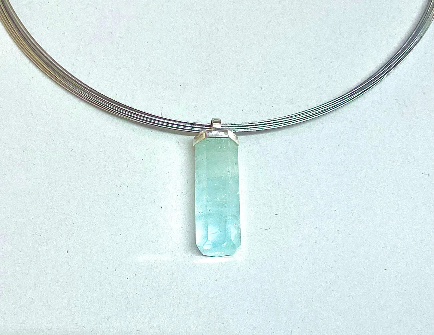 Collier mit Natur- Aquamarin Kristall