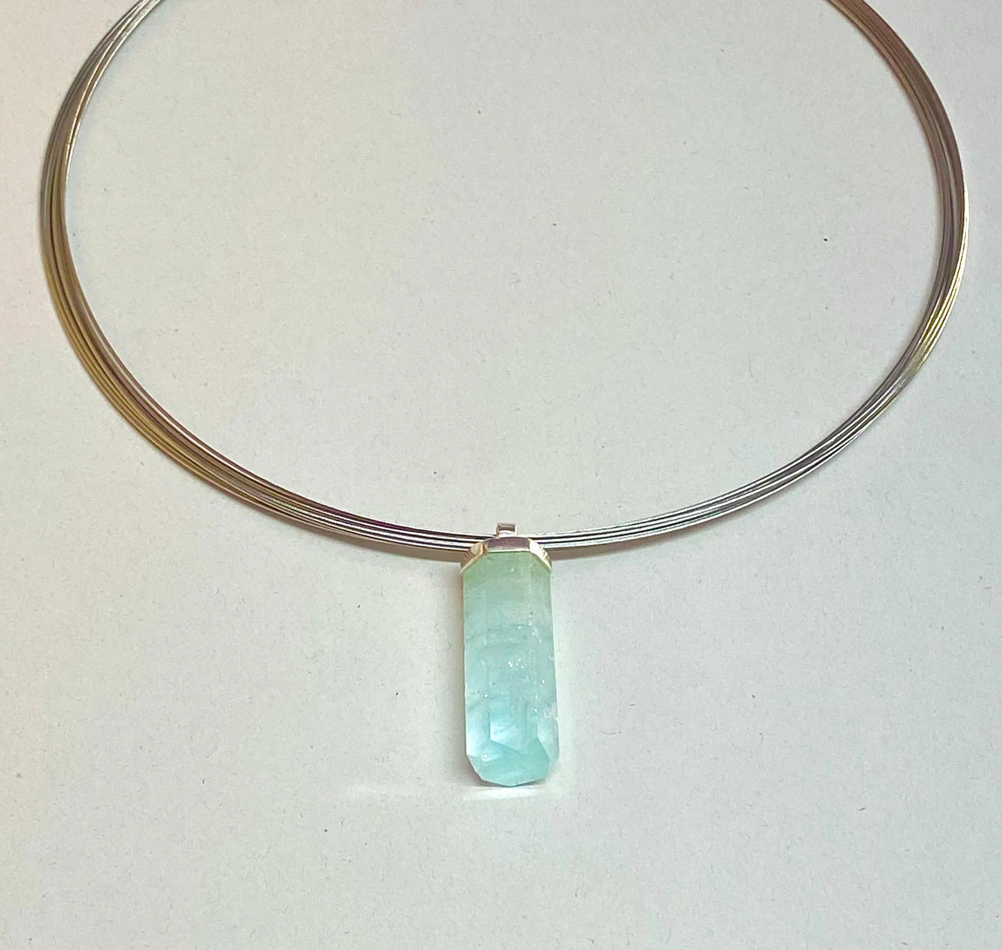 Collier mit Natur- Aquamarin Kristall